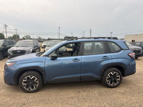 Used 2025 Subaru Forester AWD/4WD image 12