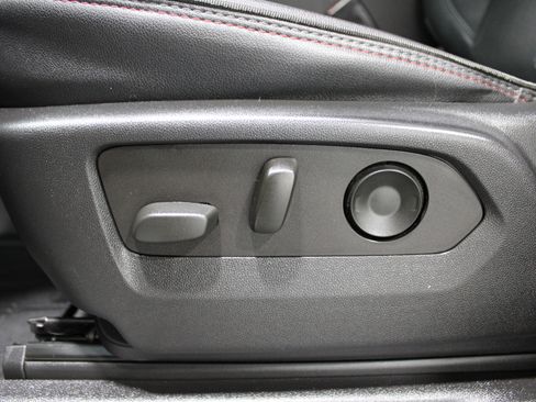 Used 2022 Chevrolet Suburban RST w/ Luxury Package image 4