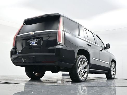 Used 2017 Cadillac Escalade Premium Luxury image 52