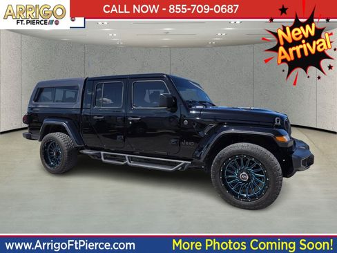 Used 2024 Jeep Gladiator Sport image 1
