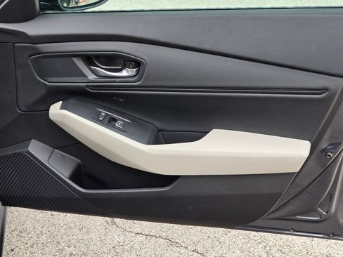Used 2025 Honda Accord SE image 29