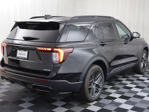 Used 2025 Ford Explorer ST-Line w/ ST-Line Street Pack AWD/4WD image 21