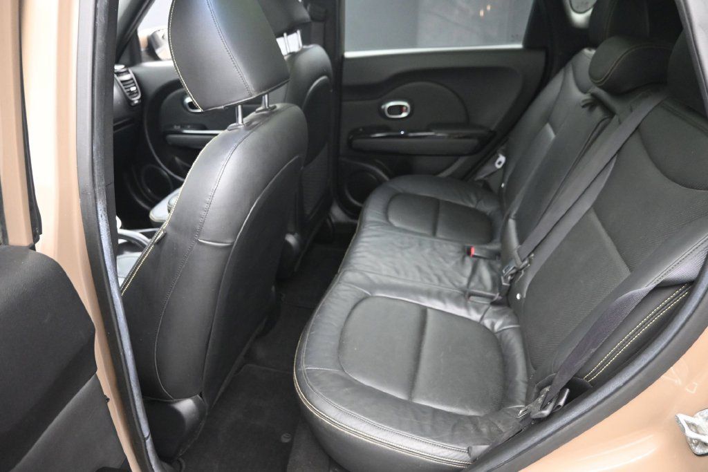 Used 2015 Kia Soul + w/ Primo Package FWD image 12