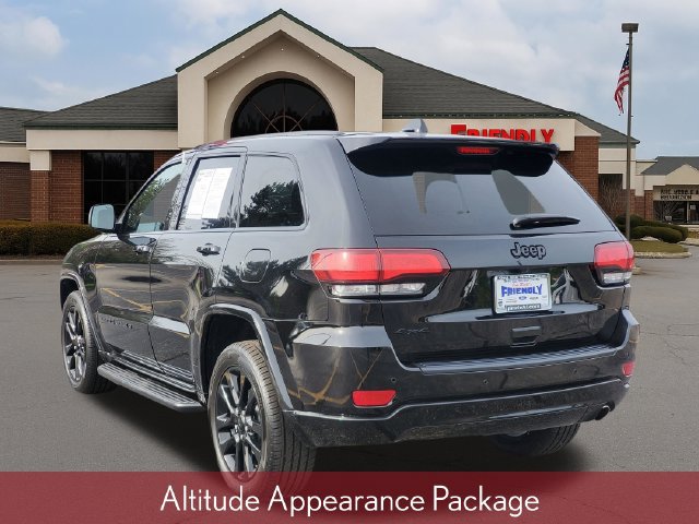 Used 2022 Jeep Grand Cherokee Laredo X AWD/4WD image 4