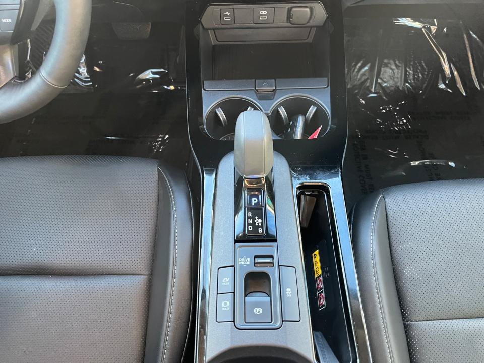 Used 2025 Toyota Prius XLE FWD image 20