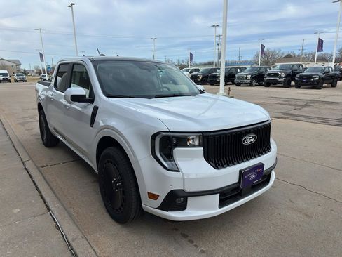 New 2025 Ford Maverick Lobo image 2