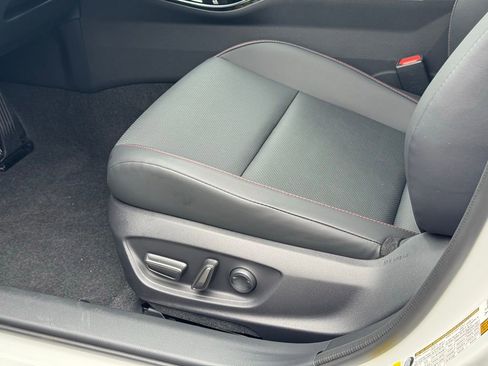 New 2025 Toyota Prius Plug-In Hybrid image 17