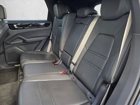 Used 2019 Porsche Cayenne AWD/4WD image 20