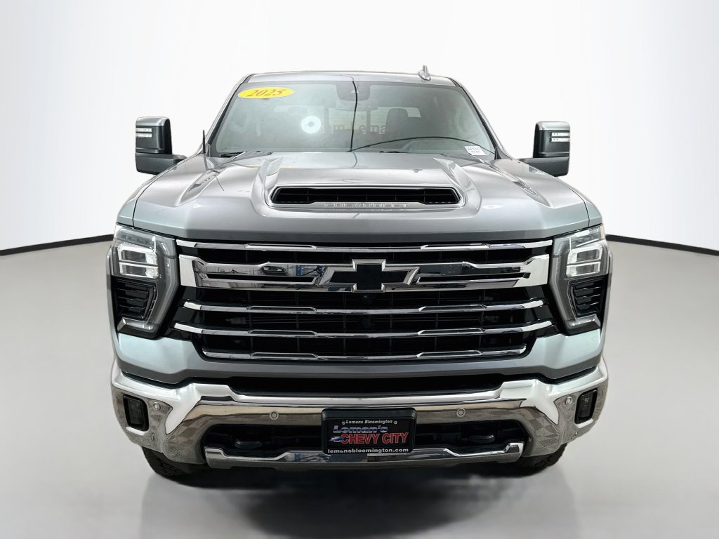 Used 2025 Chevrolet Silverado 3500 LTZ w/ LTZ Plus Package AWD/4WD image 2