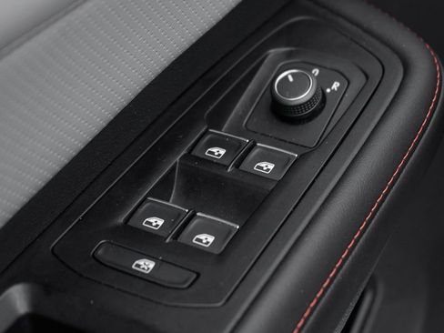 Used 2025 Volkswagen Atlas Peak Edition SE image 17