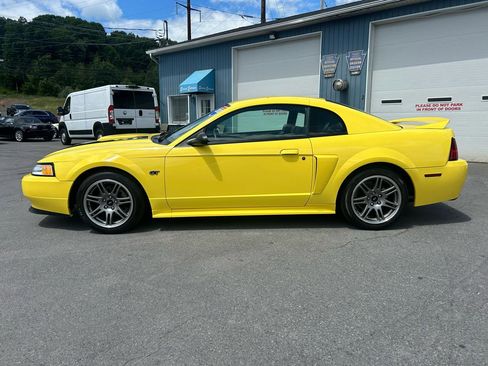 Used 2000 Ford Mustang GT RWD image 2