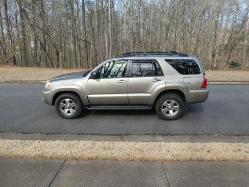 Used 2009 Toyota 4Runner SR5 image 17