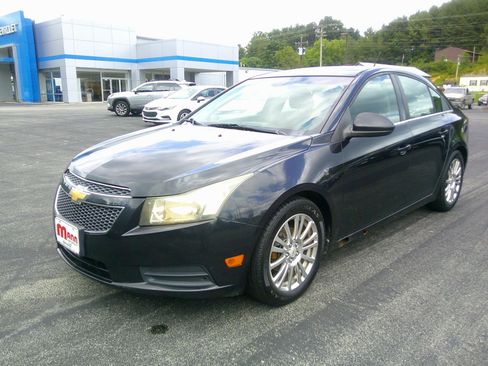 Used 2011 Chevrolet Cruze Eco FWD image 1