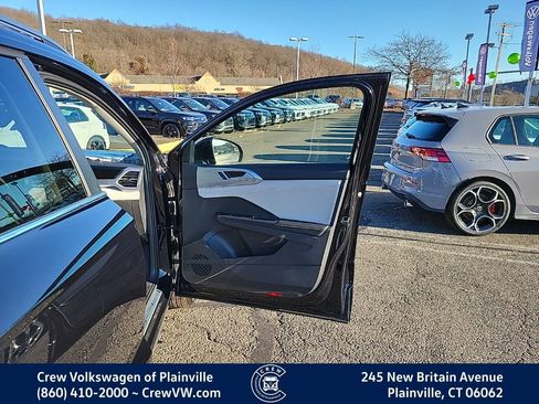 New 2026 Volkswagen Taos SE image 41