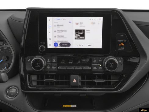 New 2026 Toyota Highlander XLE image 13