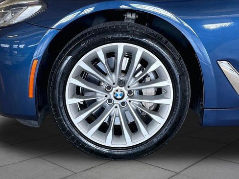 Used 2023 BMW 530i w/ Convenience Package RWD image 9