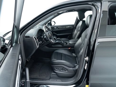 Certified 2023 Porsche Cayenne GTS image 17