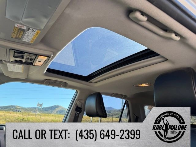 Used 2016 Toyota 4Runner Limited AWD/4WD image 25