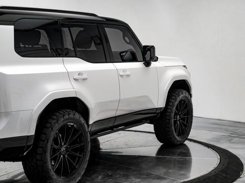 Used 2025 Lexus GX 550 image 16