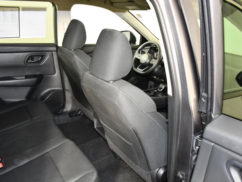 Used 2024 Nissan Rogue S image 42