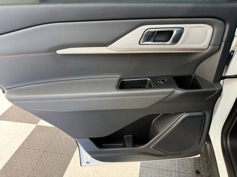 New 2026 Ford Explorer Active w/ Active Comfort Package image 19