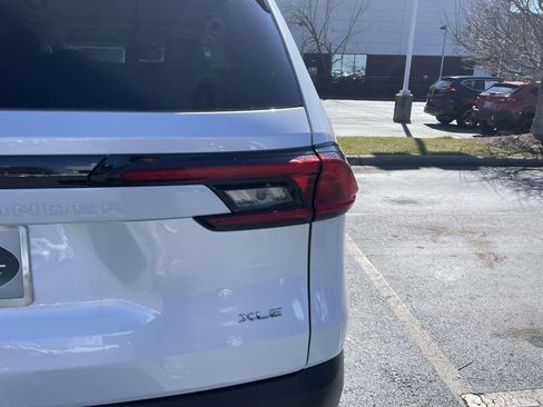 Used 2025 Toyota Grand Highlander AWD image 18