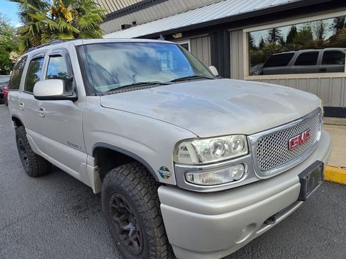 Used 2006 GMC Yukon Denali AWD/4WD image 3