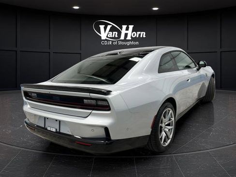 Used 2025 Dodge Charger R/T Scat Pack w/ Track Pack image 3