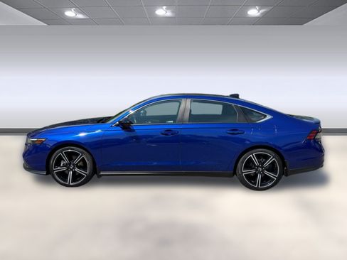 Used 2023 Honda Accord Sport image 2