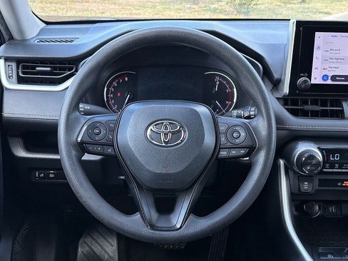 Used 2023 Toyota RAV4 XLE FWD image 16