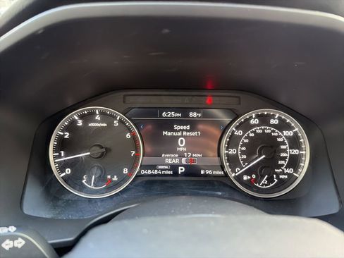 Used 2022 Mitsubishi Outlander ES FWD image 3