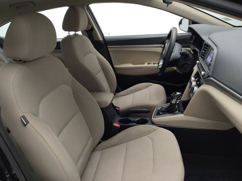 Used 2019 Hyundai Elantra SE image 21