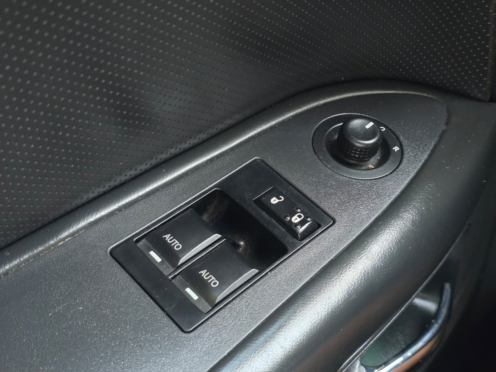 Used 2012 Dodge Challenger R/T RWD image 22