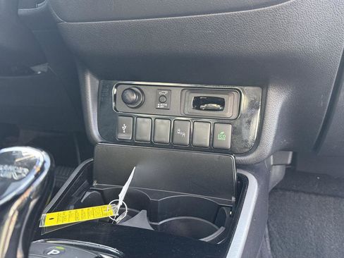 Used 2022 Mitsubishi Outlander LE image 35