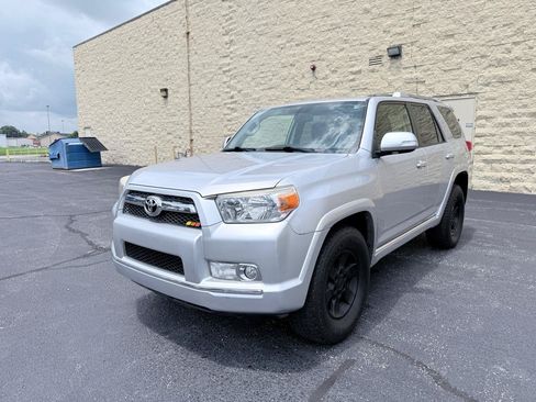 Used 2013 Toyota 4Runner SR5 w/ Premium Pkg AWD/4WD image 1