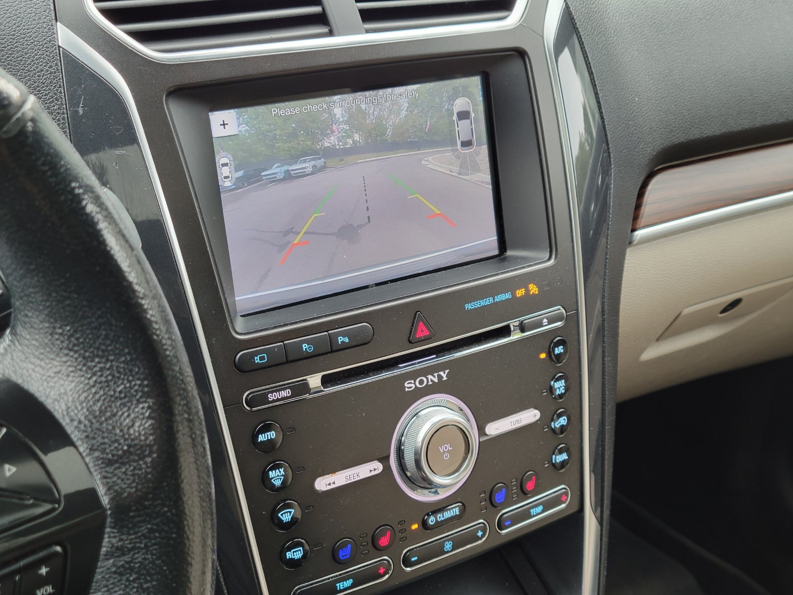 Used 2018 Ford Explorer Limited w/ Equipment Group 301A AWD/4WD image 22