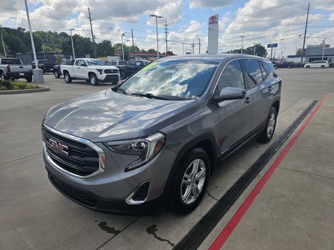 Used 2018 GMC Terrain SLE image 11