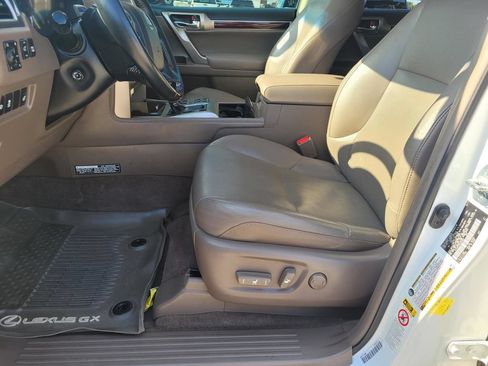 Used 2019 Lexus GX 460 Luxury AWD/4WD image 18