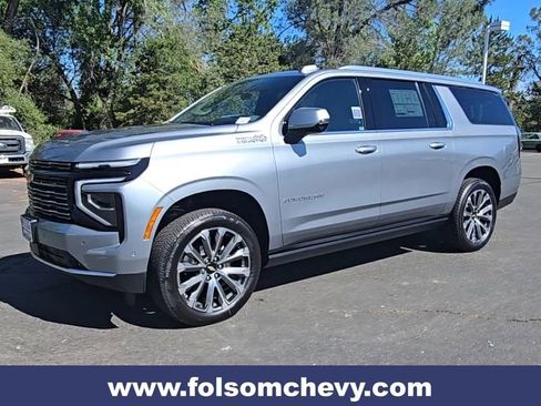 New 2026 Chevrolet Suburban High Country AWD/4WD image 7