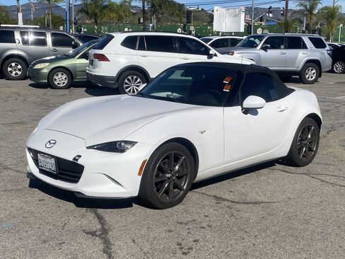 Used 2016 MAZDA MX-5 Miata Grand Touring image 2
