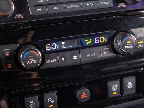Used 2020 Nissan Titan PRO-4X w/ Pro-4x Convenience Package AWD/4WD image 28