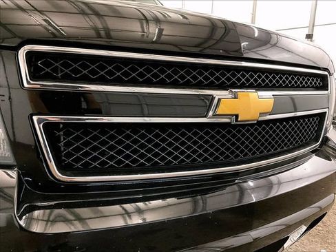 Used 2012 Chevrolet Suburban LT AWD/4WD image 31