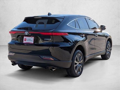 Certified 2022 Toyota Venza LE image 5