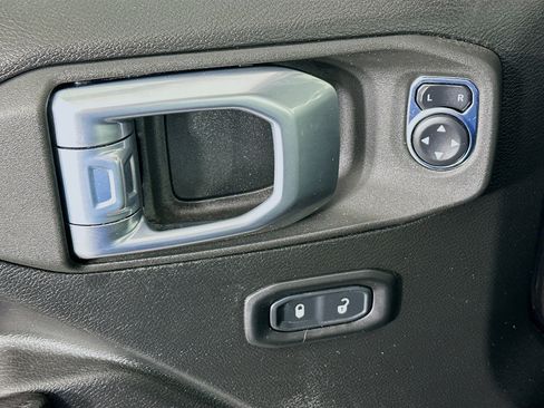 Used 2021 Jeep Wrangler Sport S image 15