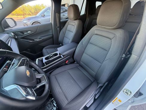 Used 2025 Chevrolet Equinox LT AWD/4WD image 34