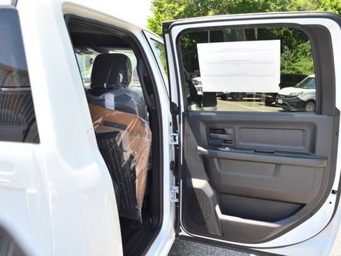 New 2024 RAM 3500 Tradesman w/ Chrome Appearance Group image 30