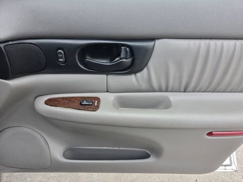 Used 2003 Buick Regal LS w/ LS Luxury Plus Package FWD image 33