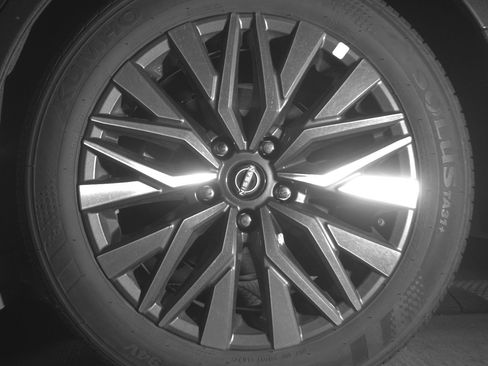 Used 2025 Nissan Altima 2.5 SV image 14