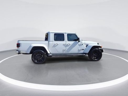 Used 2023 Jeep Gladiator Overland image 2
