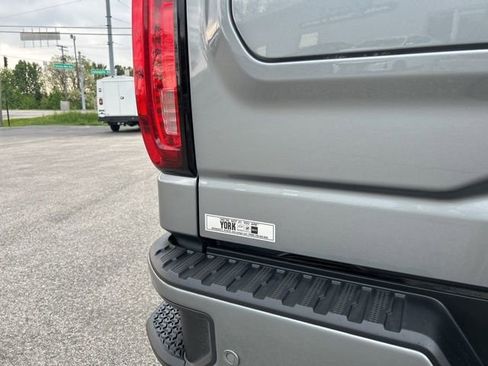 Used 2024 GMC Sierra 1500 Denali w/ Denali Reserve Package AWD/4WD image 11